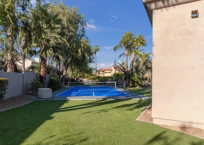 Palm Tree Paradisesportcourtputting Greentetherballgame Roomheated Poolspa Villa